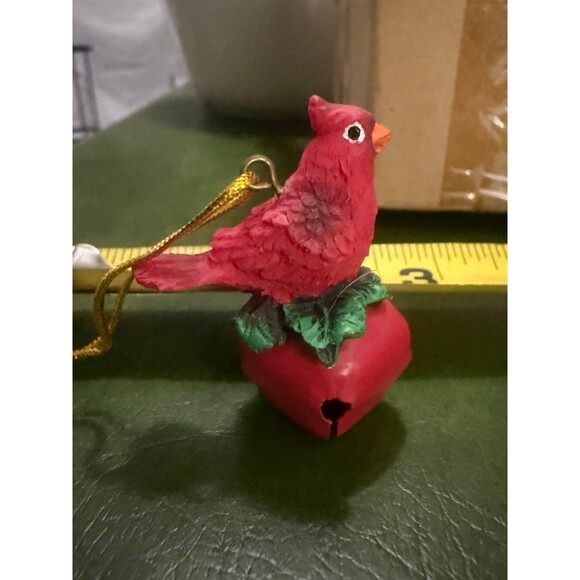 VINTAGE 90s Set of 12 Cardinal Bird Jingle Bell Ornaments Resin & Metal NOS - Picture 8 of 8